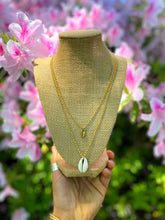 Load image into Gallery viewer, Double Cowrie Shell Necklace